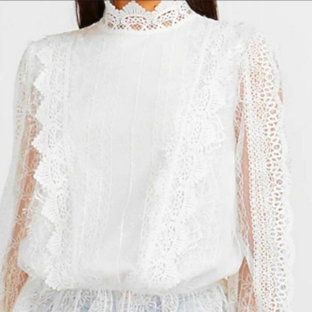 NWT Express Romantic Ivory Scalloped Lace XL